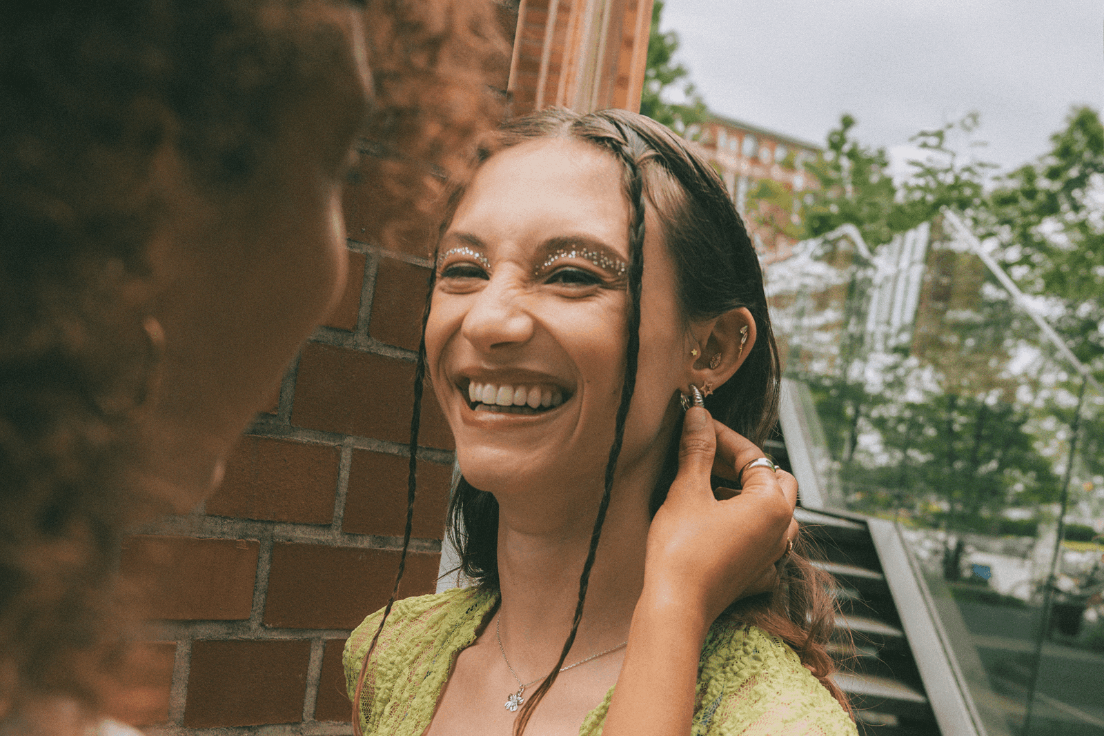 Dwie kobiety, jedna w kolczykach Ania Kruk.